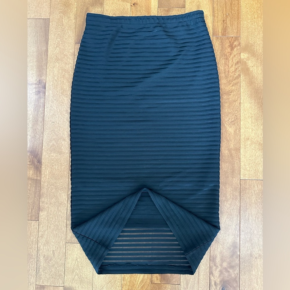 Icone black skirt